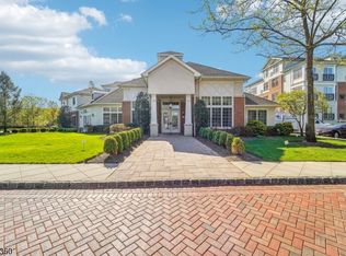 1212 The Plz, Paramus, NJ 07652