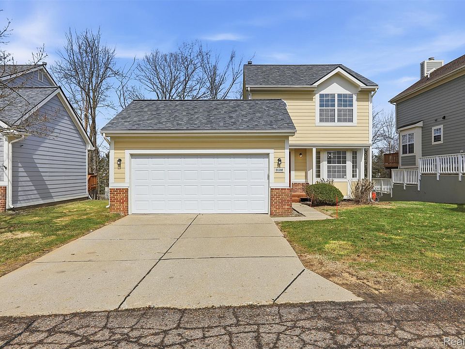 1st image of 31192 Columbia Dr