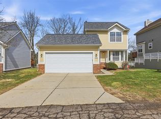 31192 Columbia Dr, Novi, MI 48377