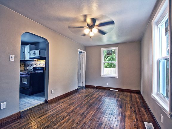 4th image of 227 Beall Ct