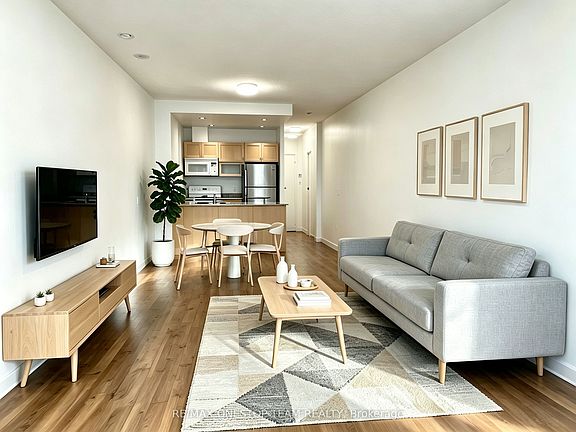 4th image of 8 York St #2505