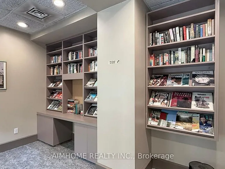 284 Bloor St W #806 — Photo 17
