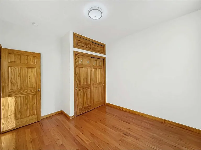 2532 E 26th St #1 — Photo 5