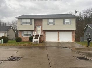 14 Hunter Dr, Saint Albans, WV 25177