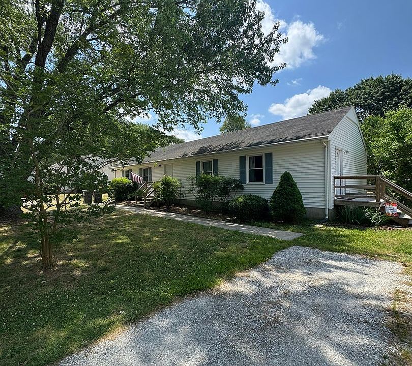 1st image of 4611A Rochambeau Dr
