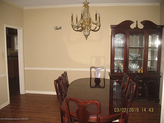 5th image of 1947 Sharon Dr