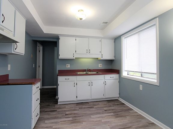 4th image of 933 Seymour Ave