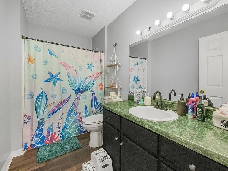 5246 Sewell Rd — Photo 17