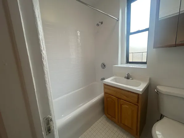 89 Fairview Avenue image 1 of 4