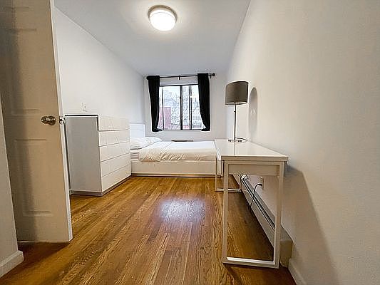 5th image of 626 10th Ave Ph A