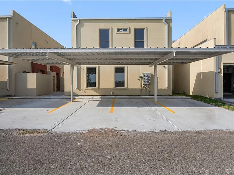 1220 E Camellia Ave — Photo 3