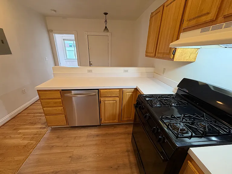 35 Adamson St #2 — Photo 9