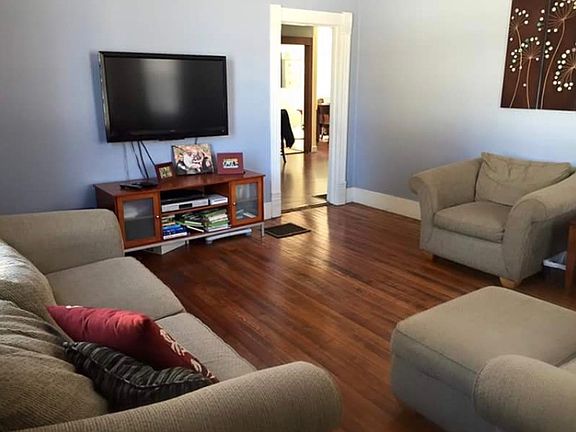 2nd image of 304 S Illinois St