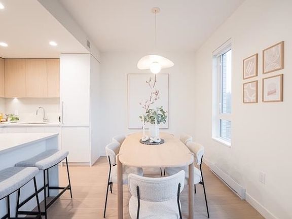 5th image of 585 Kemsley Ave #205