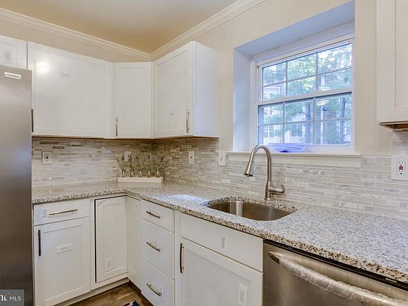 5th image of 4224 Bordolino Dr