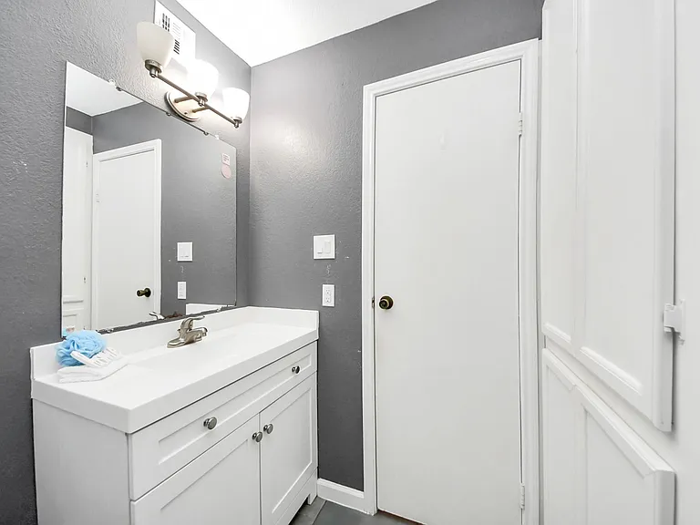 2750 Holly Hall St #911 — Photo 28