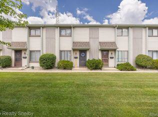 2547 Samoset Rd, Royal Oak, MI 48073