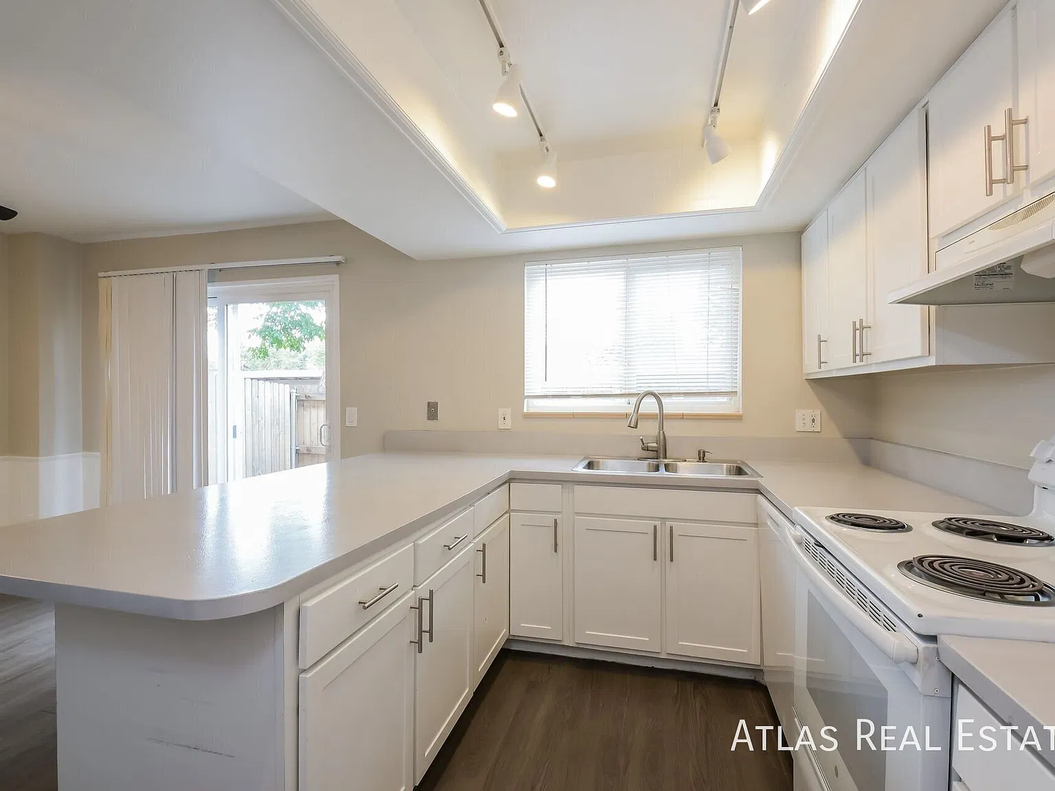 Iris Street Townhomes — Photo 4