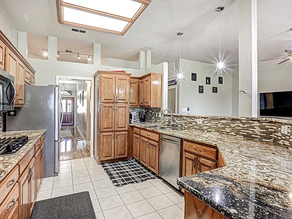 5th image of 3600 Vista Del Sur St NW