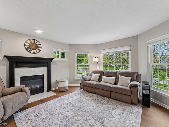 5th image of 618 33rd St SW