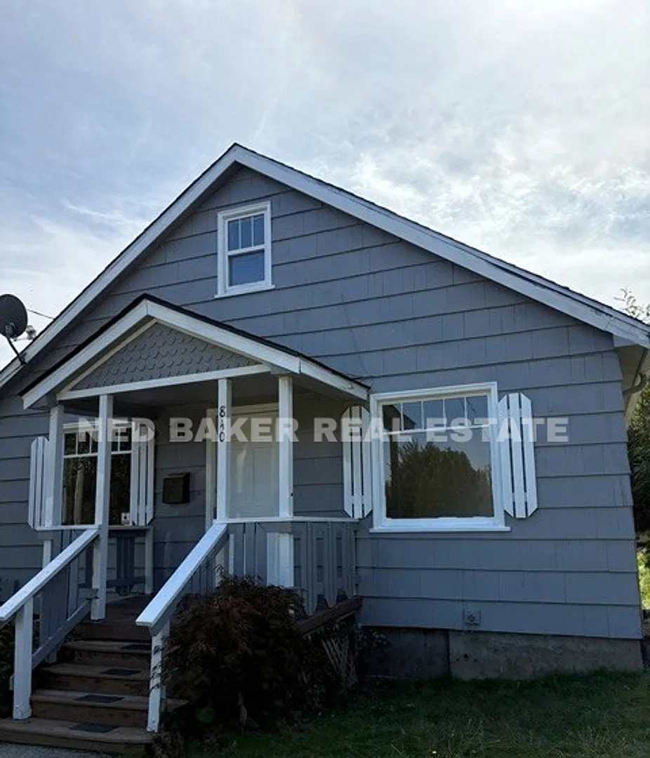 3Bd/1Ba Two Story House - Available to View! — Photo 1