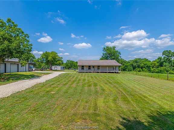 3rd image of 6461 S Oaks Dr