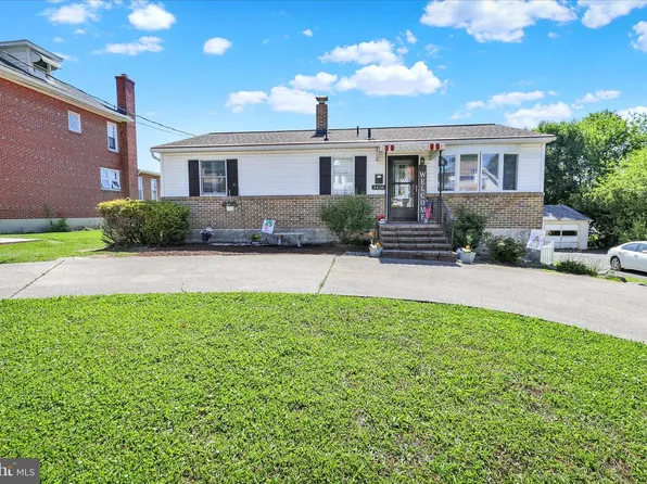 3428 Raymond St, Reading, PA 19605