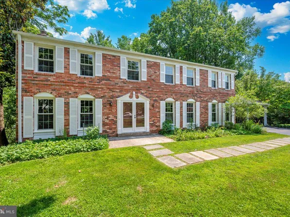 302 Notley Ct, Silver Spring, MD 20905