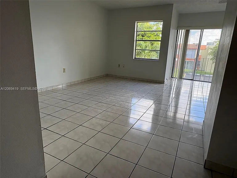 9331 SW 4th St #202B — Photo 2