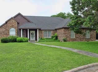 103 Crosse Pointe Dr, Lockhart, TX 78644