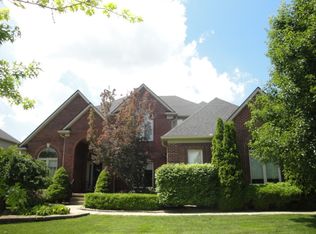 56705 Edgewood Dr, Shelby Township, MI 48316
