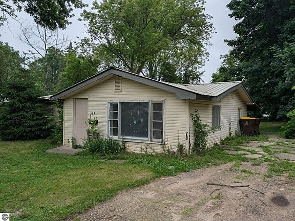 2nd image of 225 Valley Ave