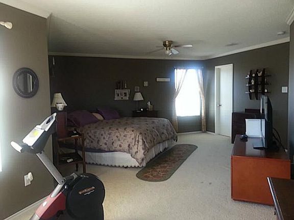 4th image of 4932 Meadow Trails Dr