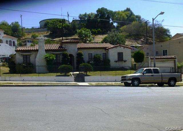 2nd image of 3550 Pomeroy St