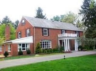 300 E Macada Rd, Bethlehem, PA 18017