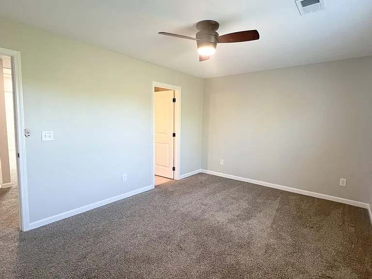 106 Smithson Ct — Photo 22