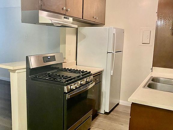 4th image of 18550 Prairie St #6