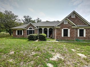760 Killarney Rd, Floresville, TX 78114