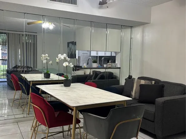 8635 NW 8th St APT 217, Miami, FL 33126