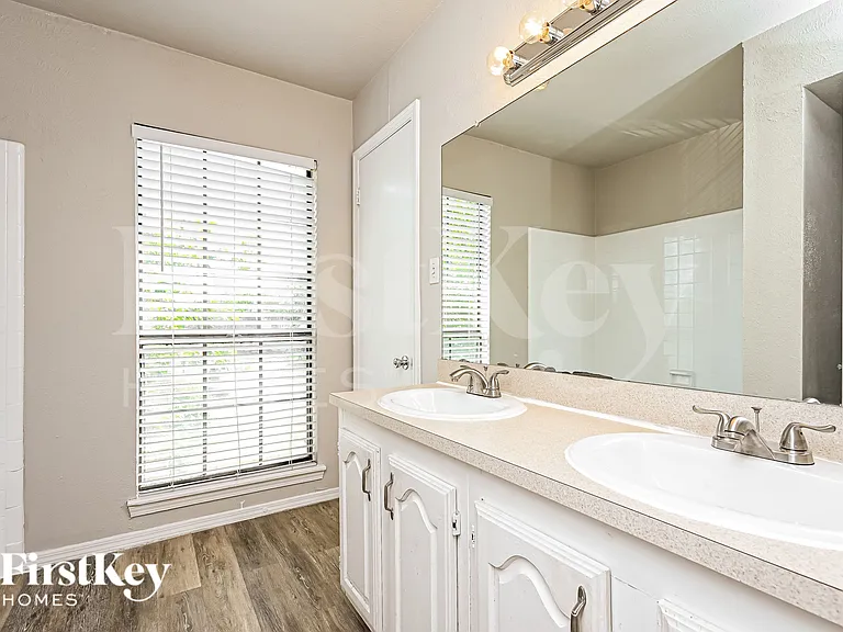 2805 Galemeadow Dr — Photo 13