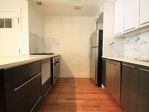 3rd image of 279 Lee Ave #5A