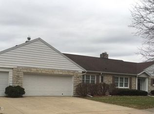 824 S Marshall St, Caledonia, MN 55921