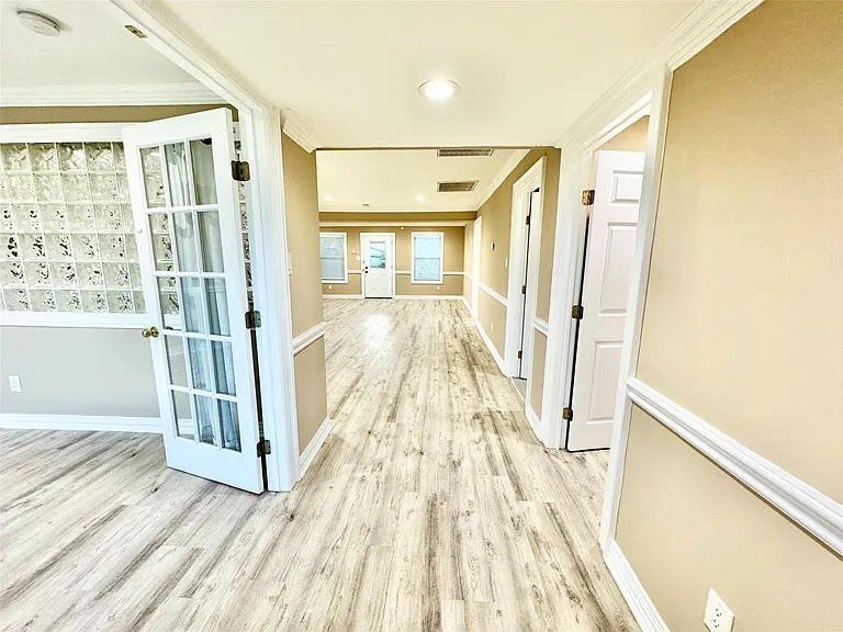 102 Mechanic St — Photo 3