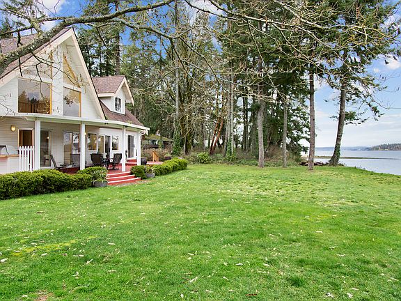 4th image of 2930 Marine Dr