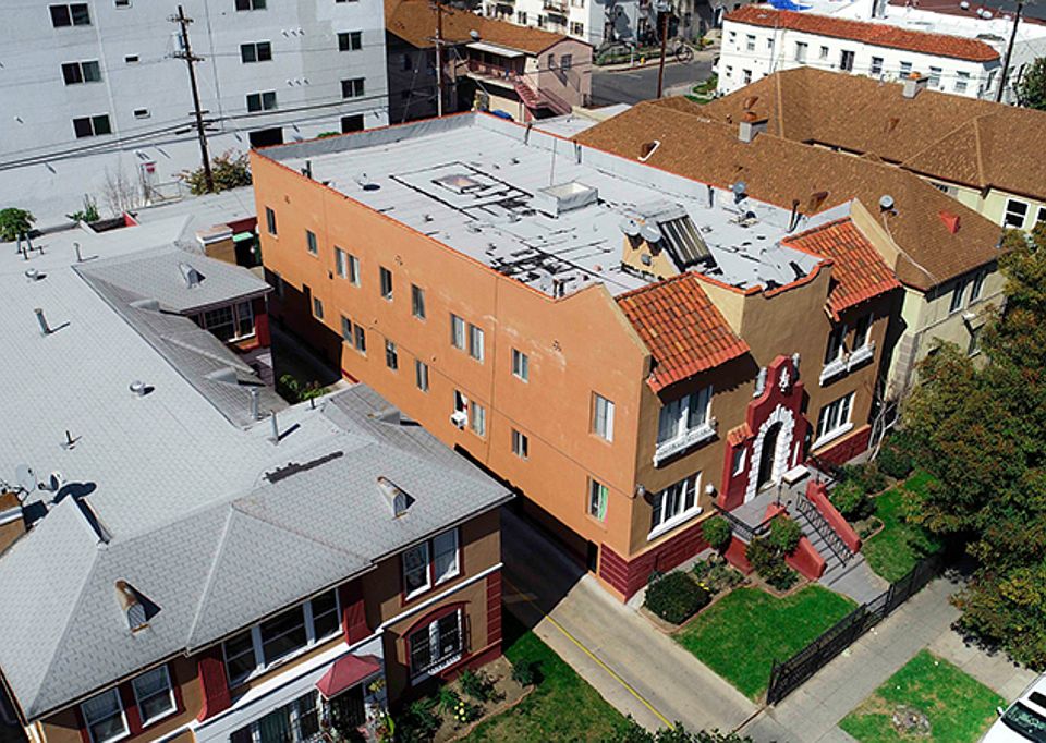 1st image of 211 S Kenmore Ave