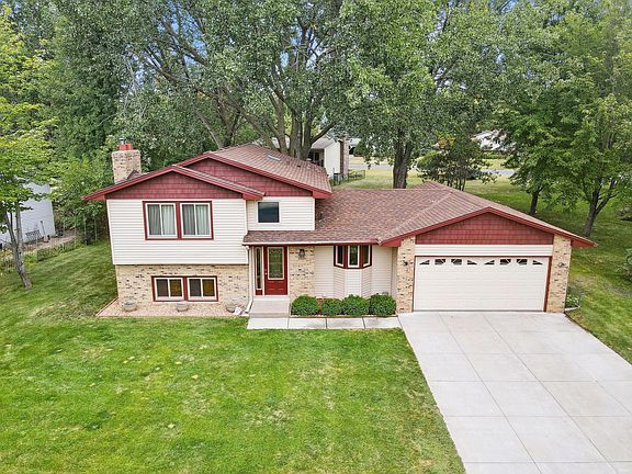 2nd image of 1539 Lois Dr