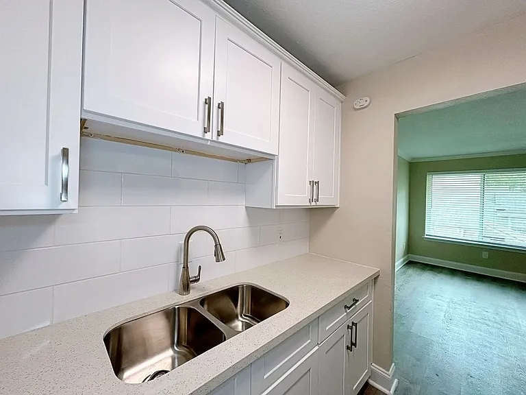 314 West Dr — Photo 4