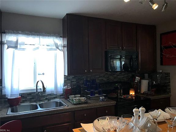 5th image of 5204 Julianna Dr
