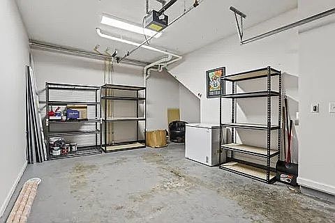 Spacious Garage 