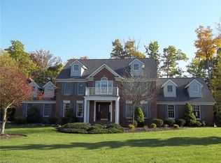 469 Countryside Dr, Broadview Heights, OH